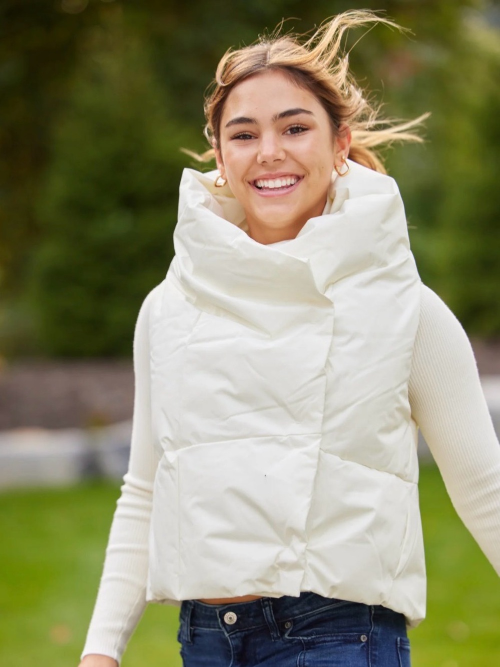 Pretty Rugged Waterproof Puffer Vest Jacket, Women’s Cream M/L Lightweight Vest